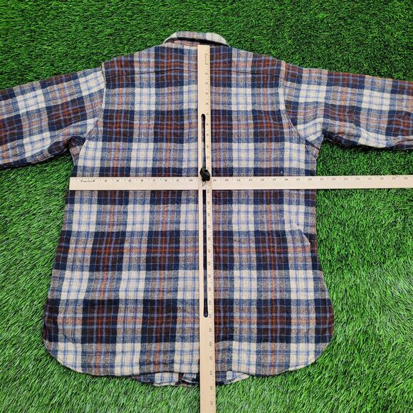 Vintage 90s Woolrich Shadow Plaid Button Shirt Medium 20x29 Flannel - Picture 3 of 11